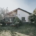 Central Garden House With Parking Lot